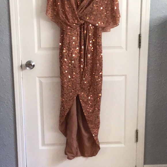 🔥🔥TAKE 50% OFF LIST PRICE 🔥🔥.   SOSO.                        SEQUINED DRESS - Picture 8 of 9